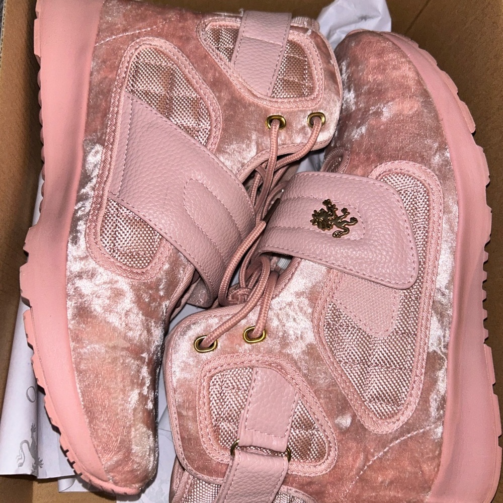 Luxurious Pink Velvet Athletic Shoes